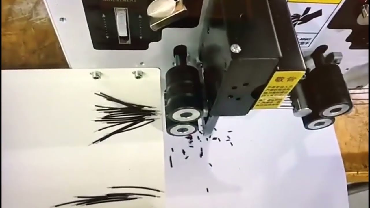 Automatic 4 Wires Wire Stripper Cutting Stripping Twisting Machine Cable Manufacturing Equipment