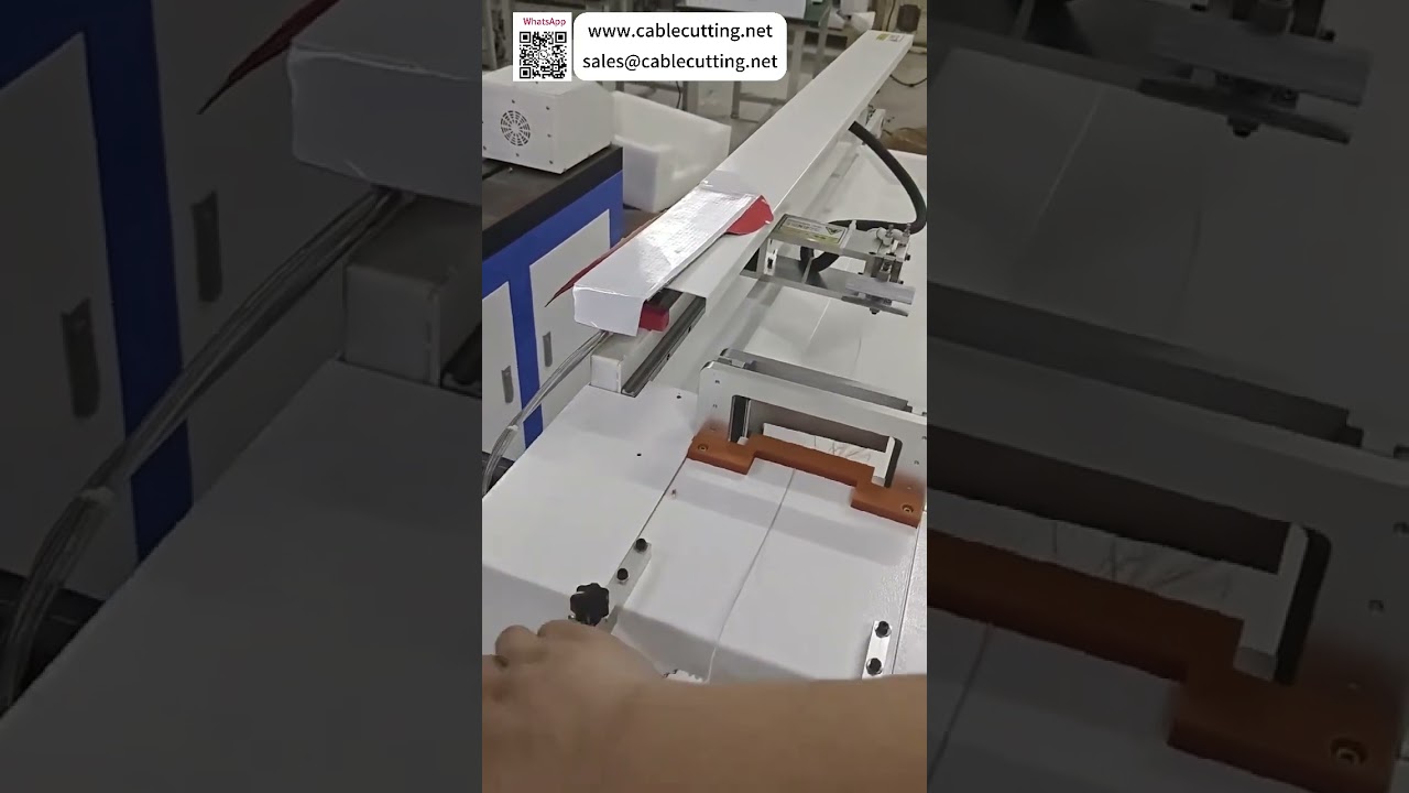 Automatyczna maszyna do ciągnięcia i cięcia materiałów do precyzyjnego procesu wiązek wieloprzewodowych – wersja skrócona