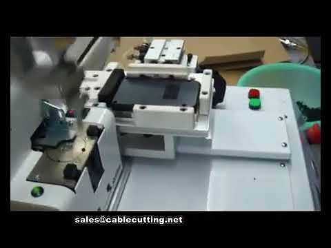 Automatic screw locking machine for calculator